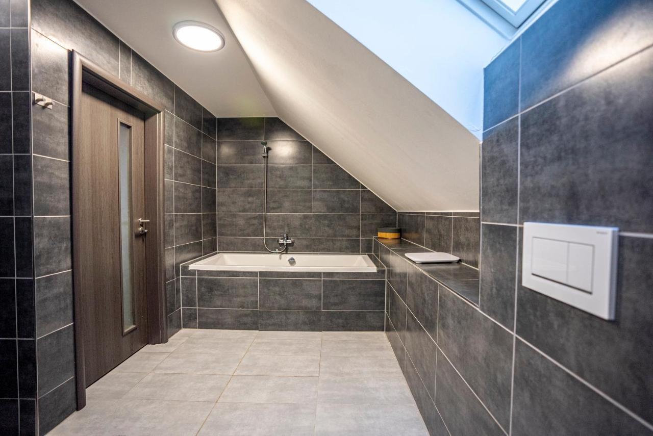 Apartmany V Podzamci Наход Экстерьер фото